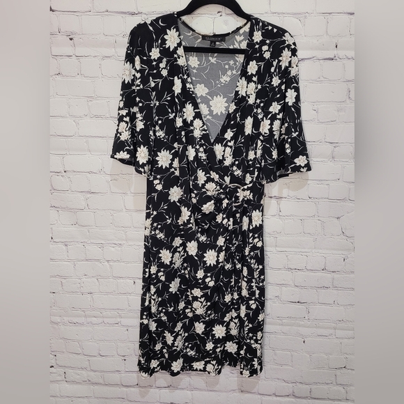 GLAMOUR Floral Wrap Style Dress with Bell Type Sleeves‎ Size 12 - Picture 1 of 7